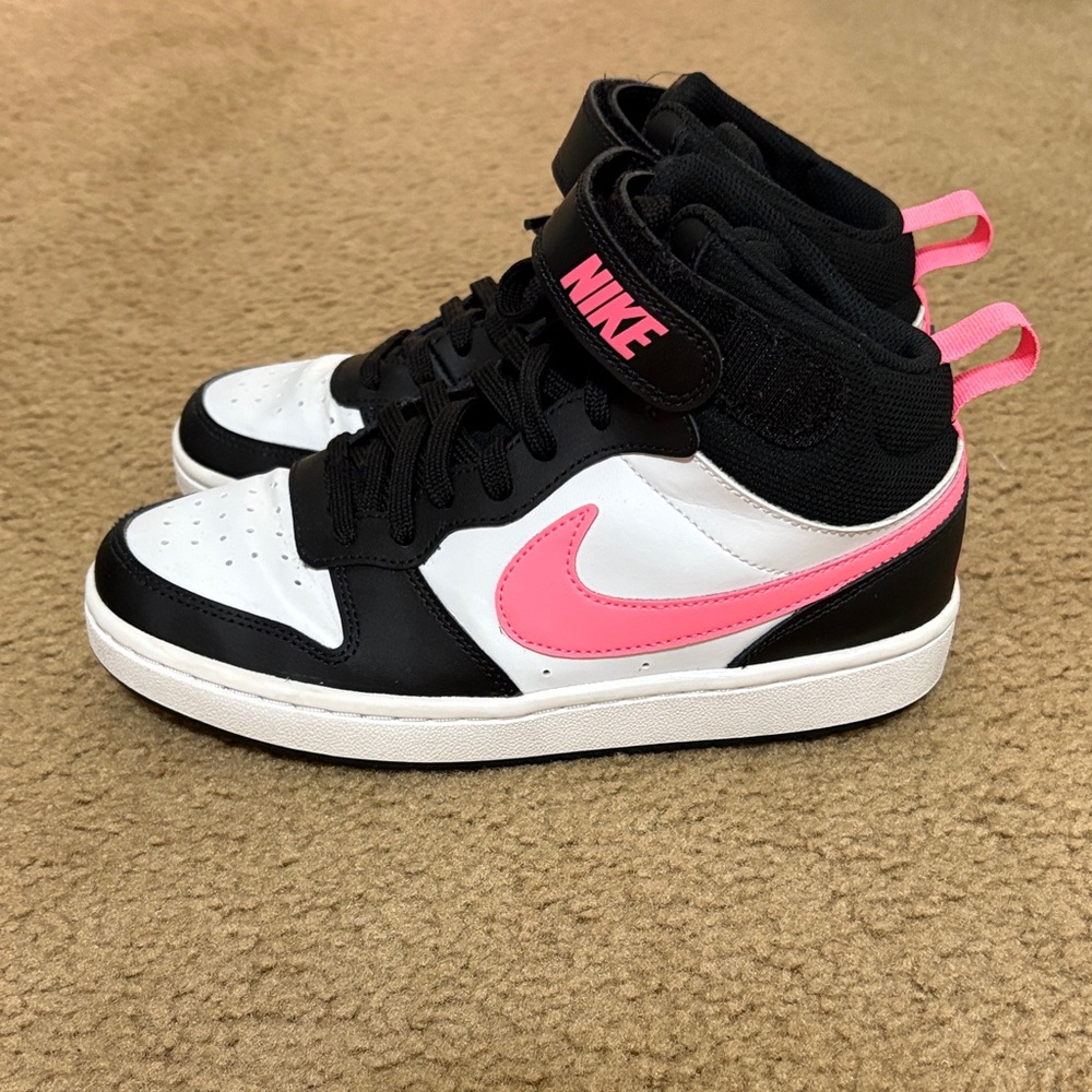 Nike Kids Court Borough Mid 2 Size 5Y